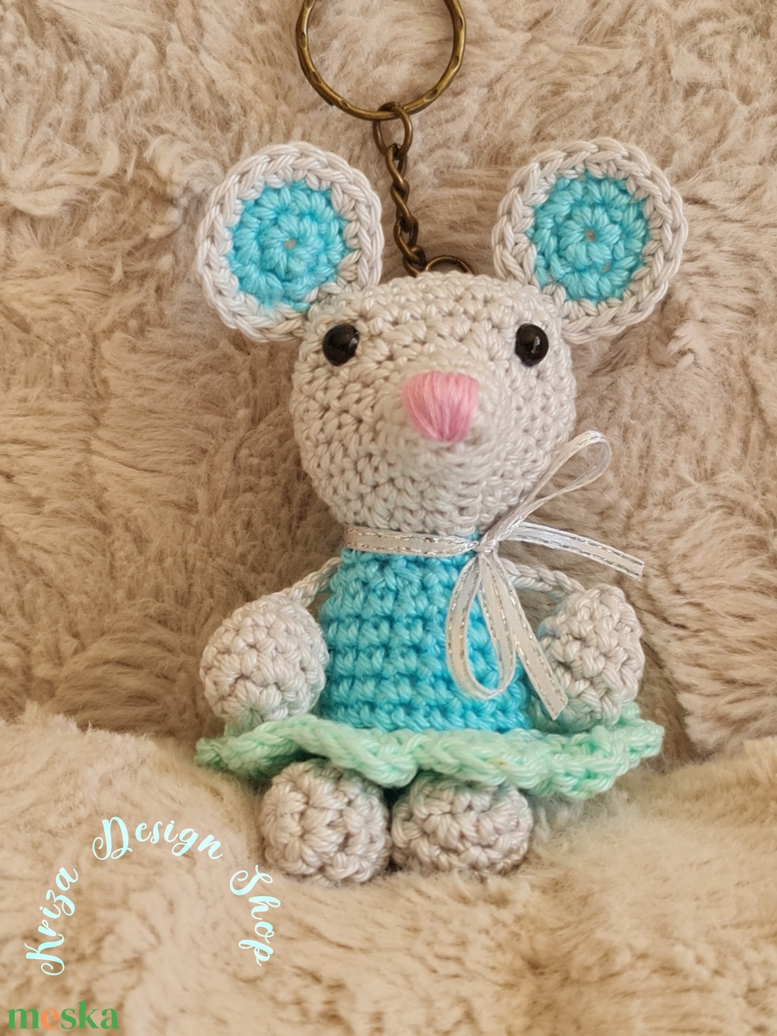 Kézműves horgolt kabalafigurás kulcstartó - Mini egér (Vivien) - játék & sport - plüssállat & játékfigura - egér - Meska.hu