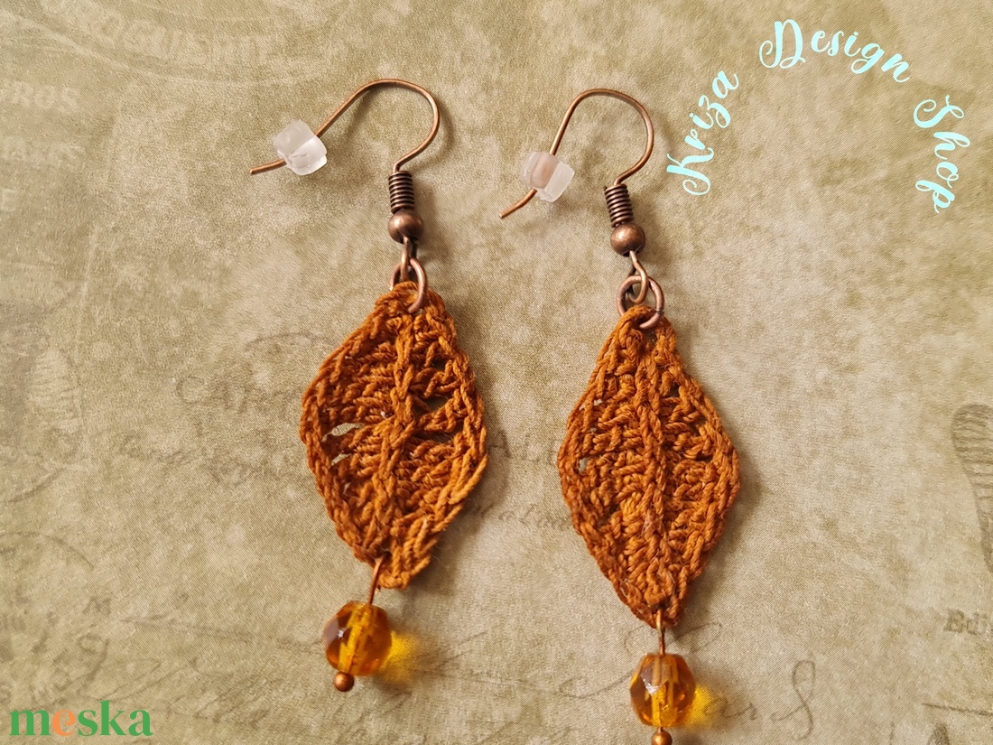 Kézműves horgolt csipke fülbevaló gyönggyel (Rebeka 2.) - ékszer - fülbevaló - lógó fülbevaló - Meska.hu