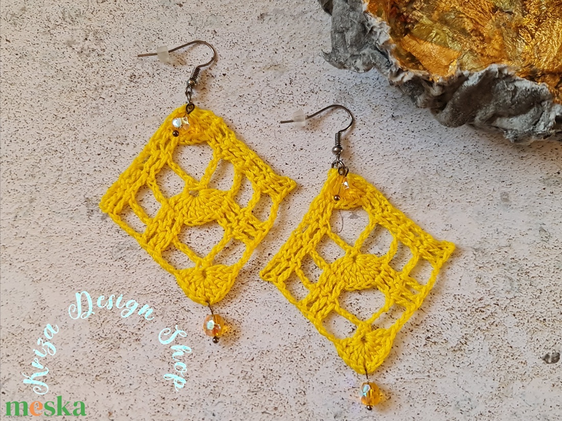 Kézműves horgolt csipke fülbevaló (Sabine - Pitypang sárga szín) - ékszer - fülbevaló - lógó fülbevaló - Meska.hu