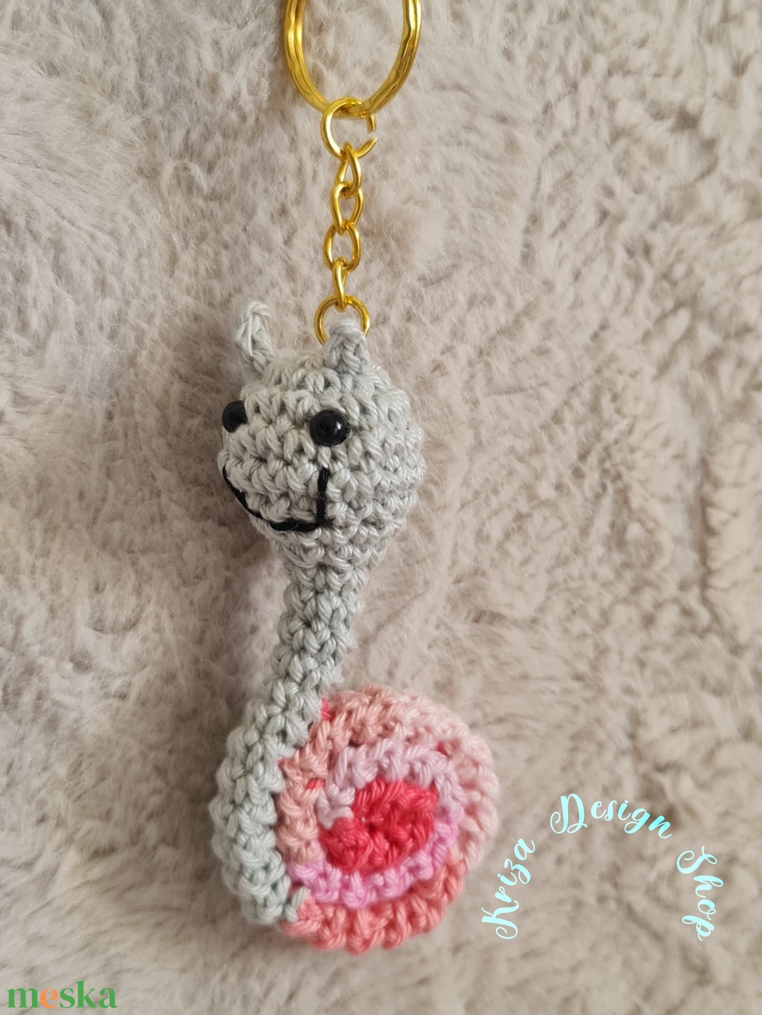 Kézműves horgolt kabalafigurás kulcstartó - Mini csiga (Pinky Minki) - játék & sport - plüssállat & játékfigura - csiga - Meska.hu Kézműves horgolt kabalafigurás kulcstartó - Mini csiga (Pinky Minki) - játék & sport - plüssállat & játékfigura - csiga - Meska.hu
