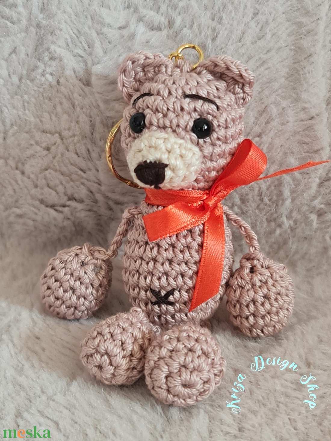 Kézműves horgolt kabalafigurás kulcstartó - Mini mackó (Bulcsú) - játék & sport - plüssállat & játékfigura - egér - Meska.hu Kézműves horgolt kabalafigurás kulcstartó - Mini mackó (Bulcsú) - játék & sport - plüssállat & játékfigura - egér - Meska.hu