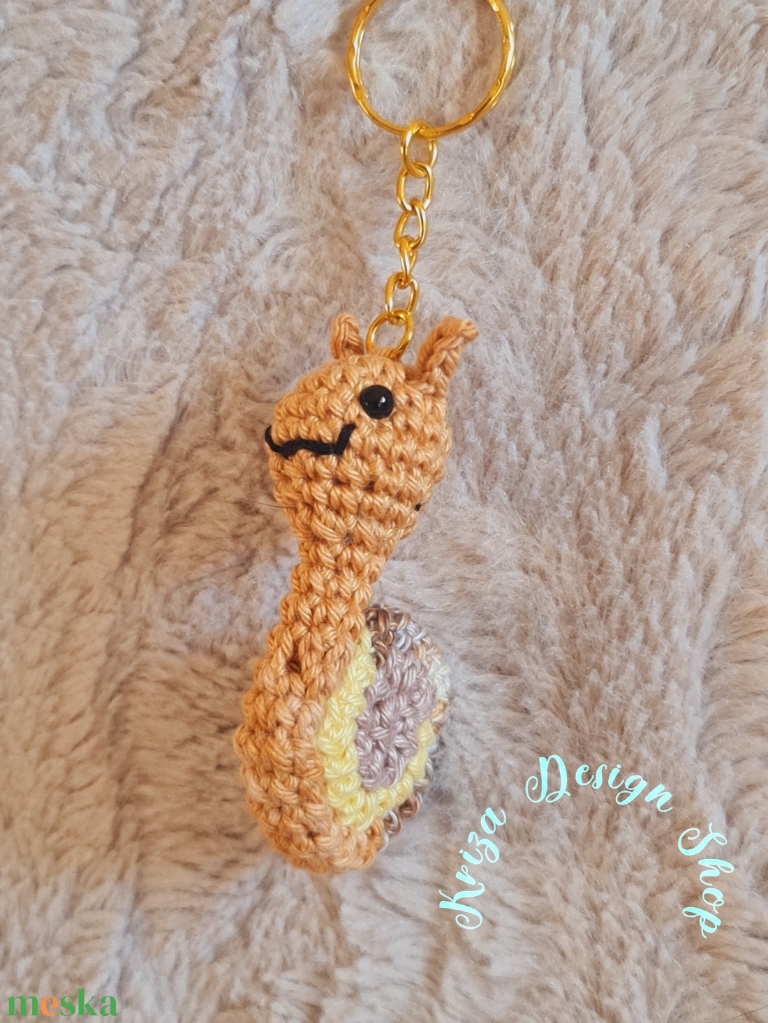 Kézműves horgolt kabalafigurás kulcstartó - Mini csiga (Lázár) - játék & sport - plüssállat & játékfigura - csiga - Meska.hu