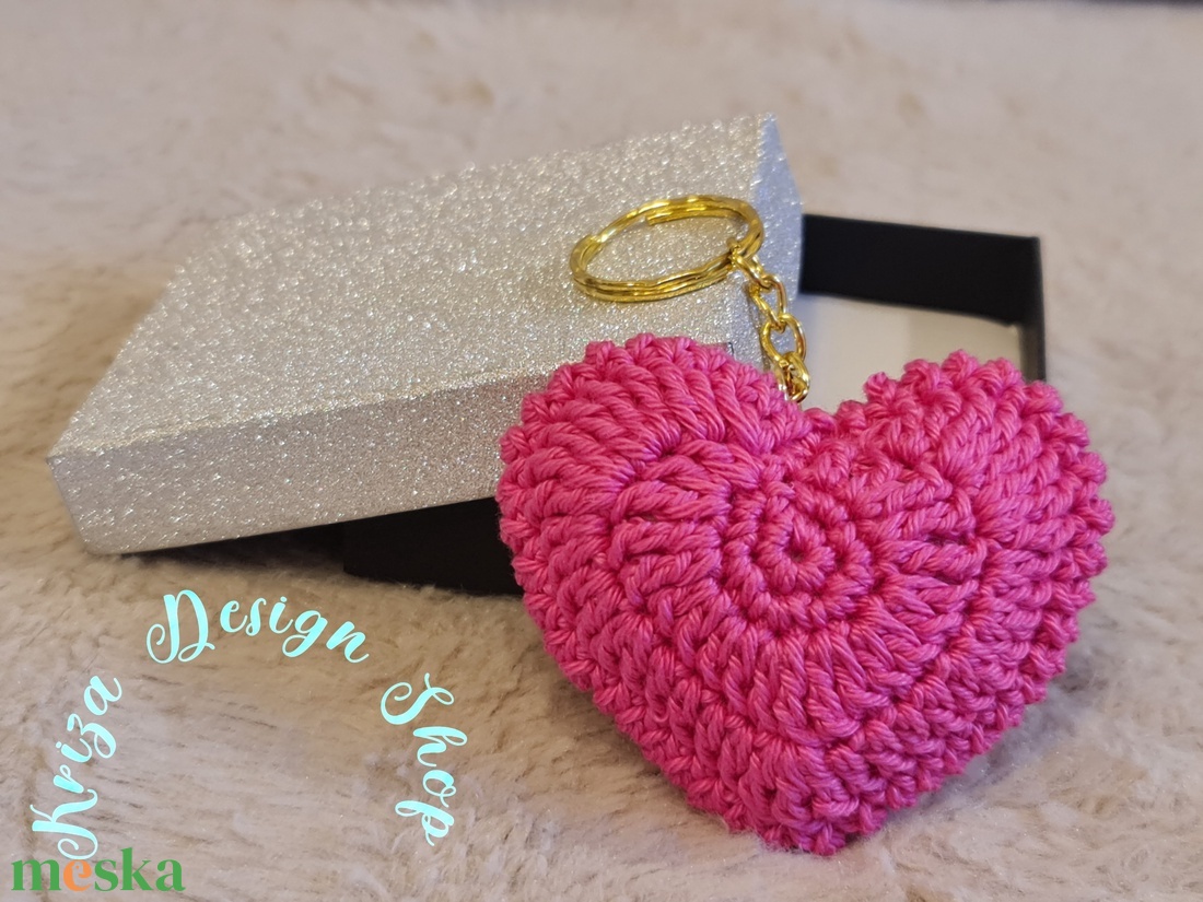 Kézműves horgolt kabalafigurás kulcstartó - Mini szivecske (Pink) - táska & tok - kulcstartó & táskadísz - kulcstartó - Meska.hu