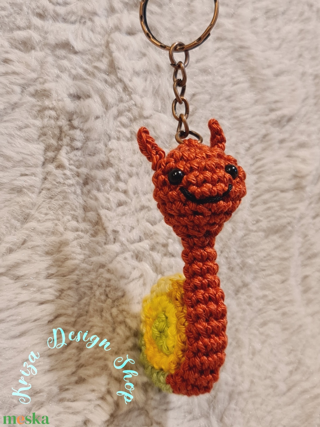 Kézműves horgolt kabalafigurás kulcstartó - Mini csiga (Makao) - játék & sport - plüssállat & játékfigura - csiga - Meska.hu