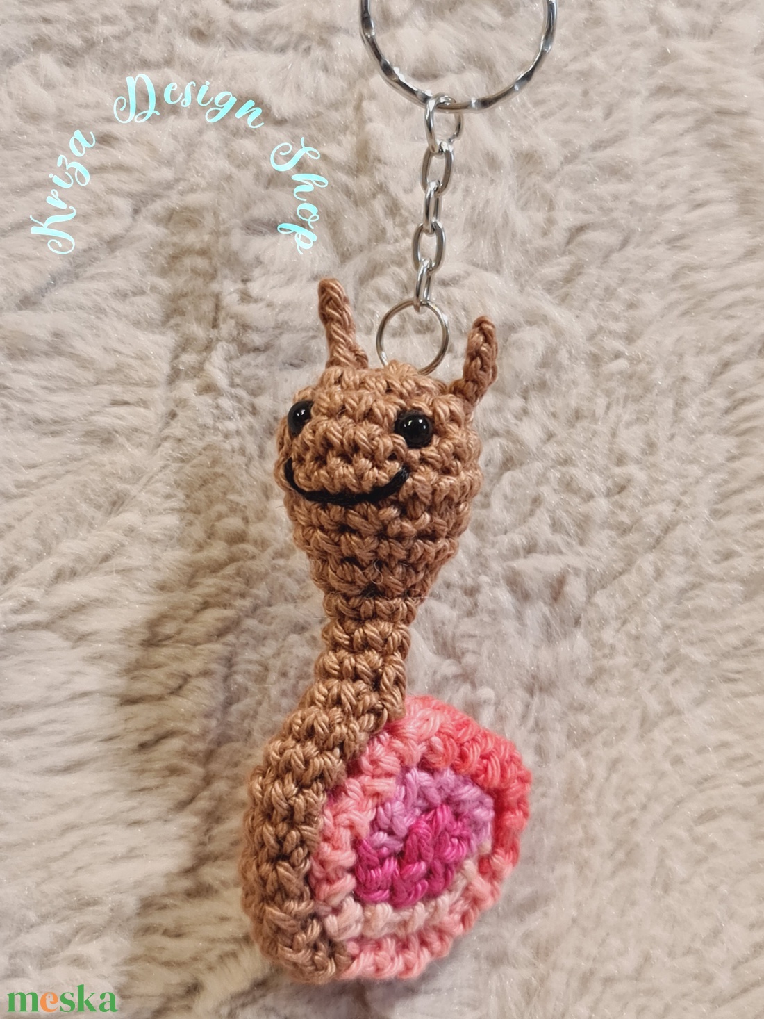 Kézműves horgolt kabalafigurás kulcstartó - Mini csiga (Paula) - játék & sport - plüssállat & játékfigura - csiga - Meska.hu