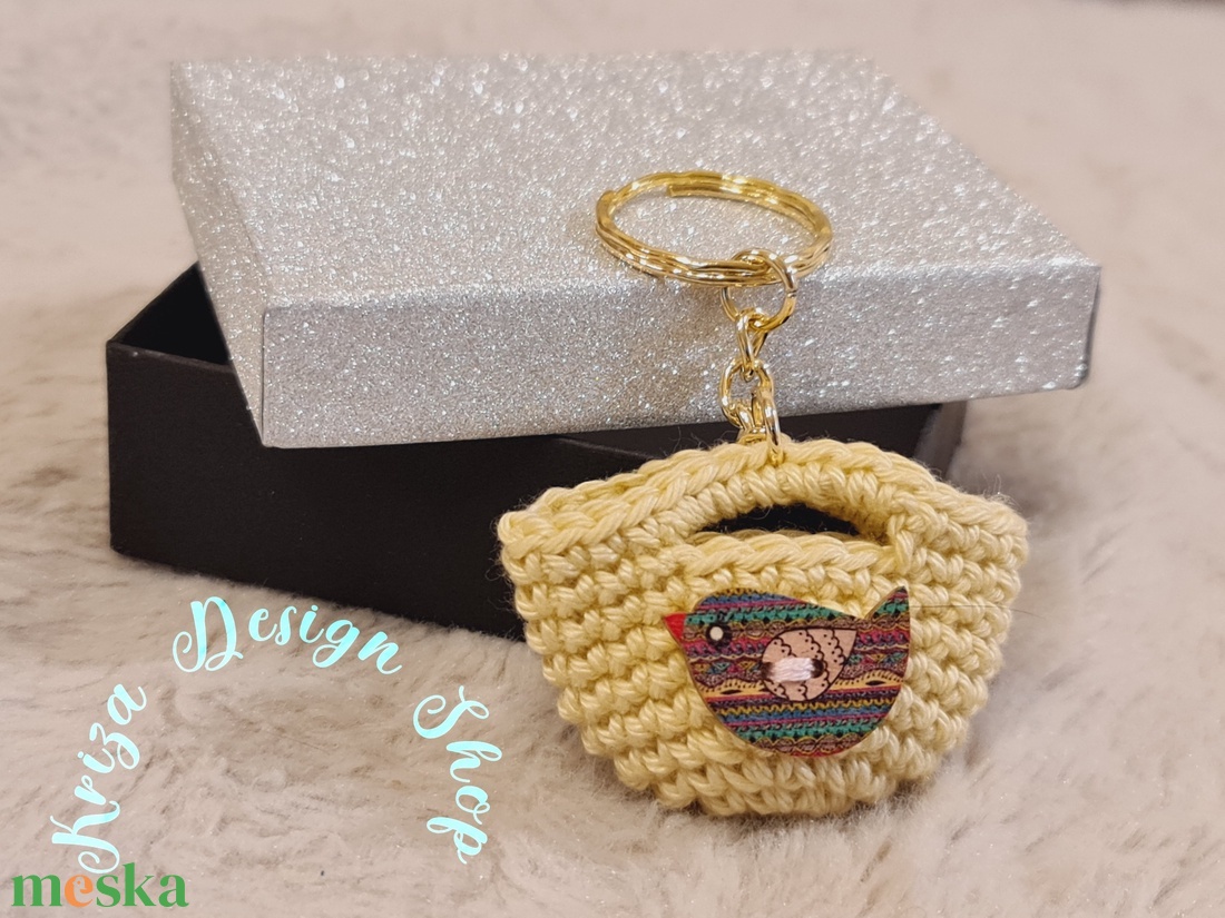 Kézműves horgolt  kulcstartó - Shopping bag (Lila mintás madárkás)  - táska & tok - kulcstartó & táskadísz - kulcstartó - Meska.hu
