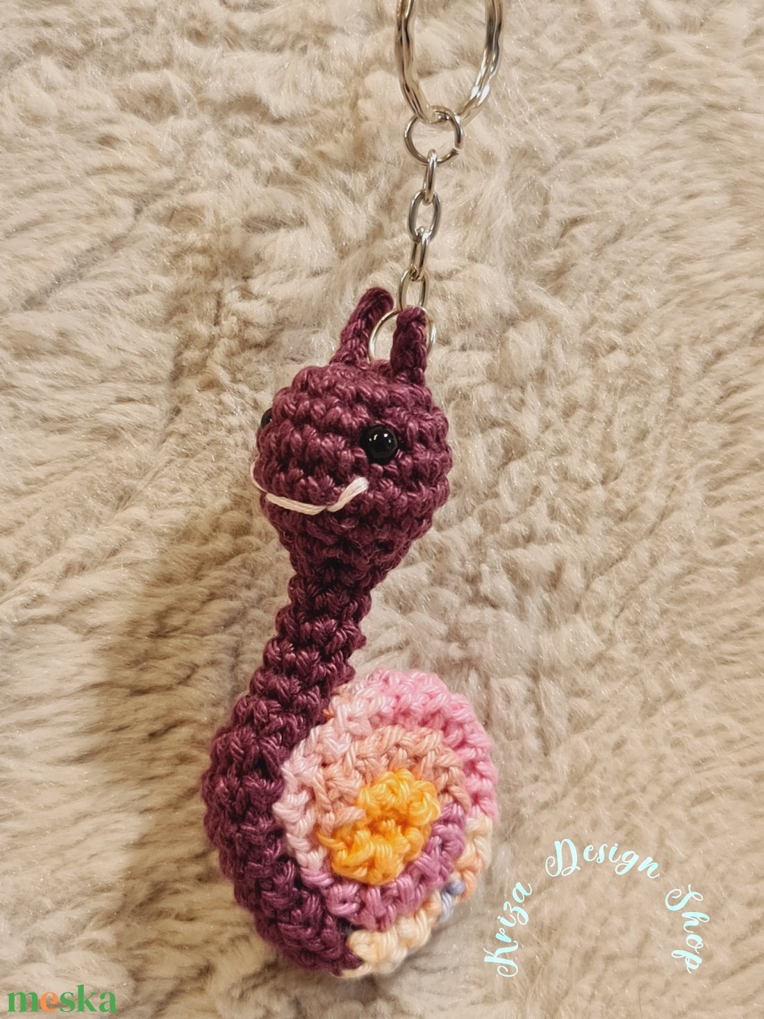 Kézműves horgolt kabalafigurás kulcstartó - Mini csiga (Matild) - játék & sport - plüssállat & játékfigura - csiga - Meska.hu