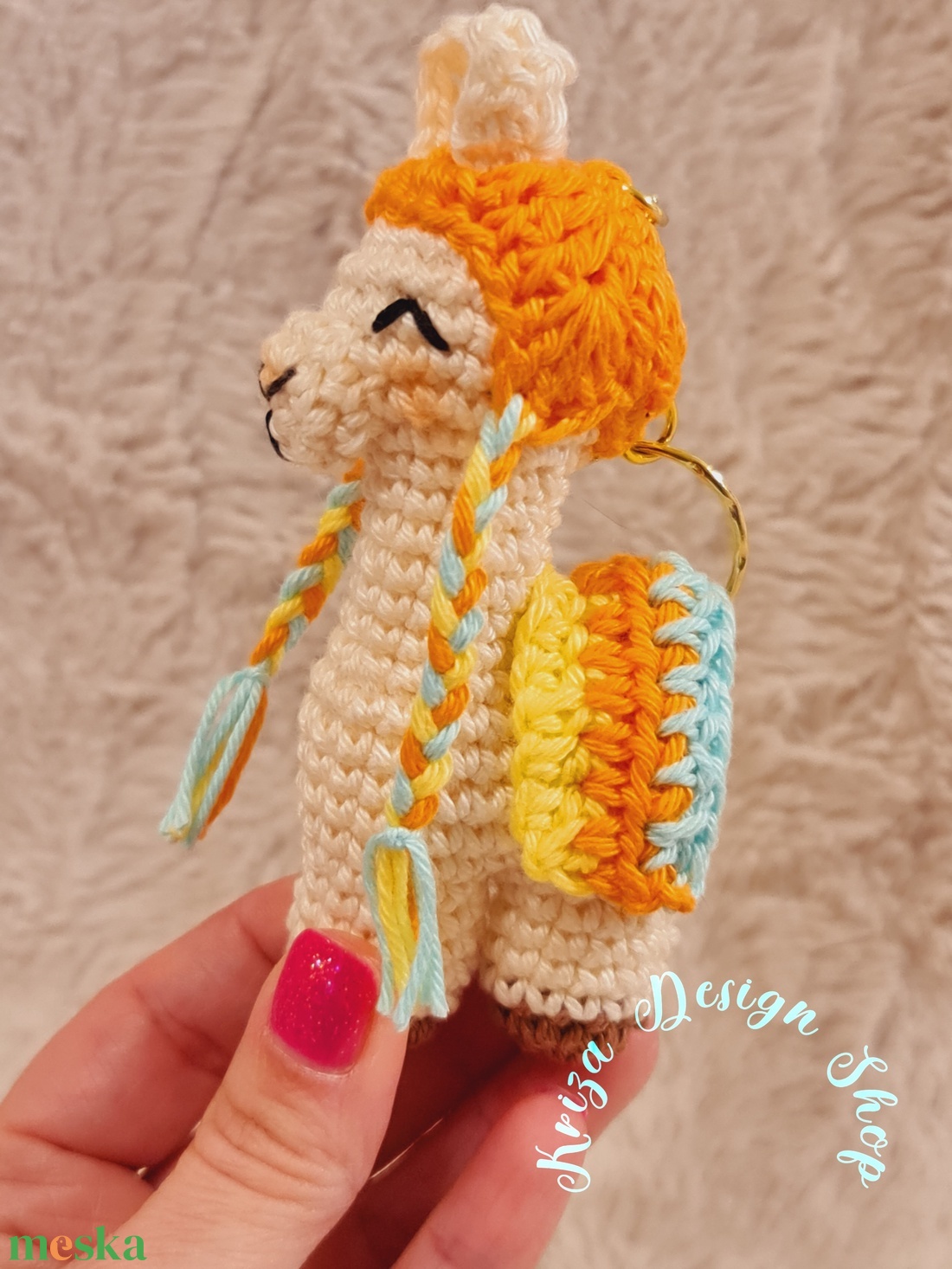 Kézműves horgolt kabalafigurás kulcstartó - Mini láma (Louisa) - játék & sport - plüssállat & játékfigura - láma - Meska.hu