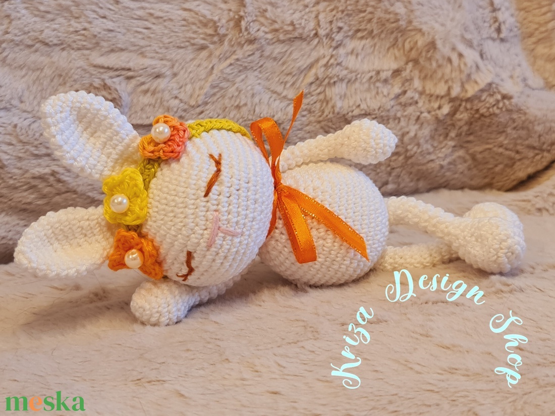 Kézműves horgolt kabala figura - Elizabeth nyuszi (Virágos fejdísszel) '26 - játék & sport - plüssállat & játékfigura - nyuszi - Meska.hu