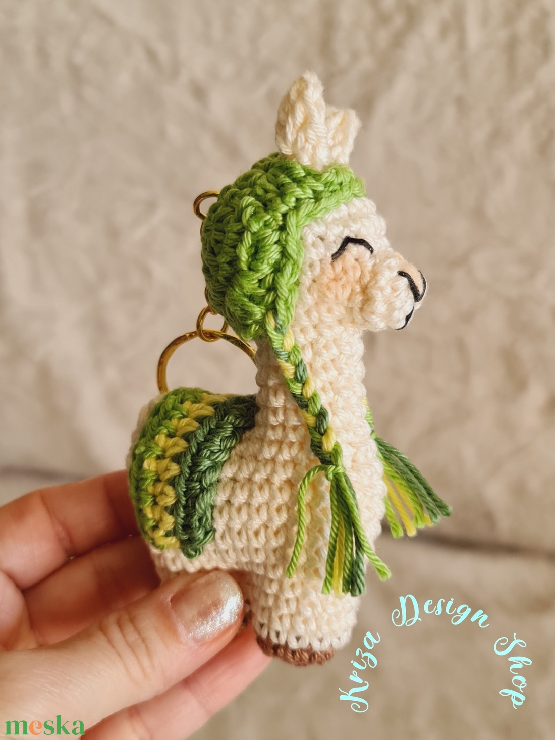 Kézműves horgolt kabalafigurás kulcstartó - Mini láma (Greg) - játék & sport - plüssállat & játékfigura - láma - Meska.hu
