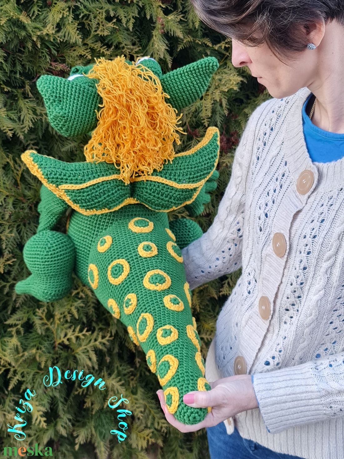 Kézműves horgolt kabala figura - Óriás zöld sárkány XXL méretben - játék & sport - plüssállat & játékfigura - plüss mesefigurák - Meska.hu