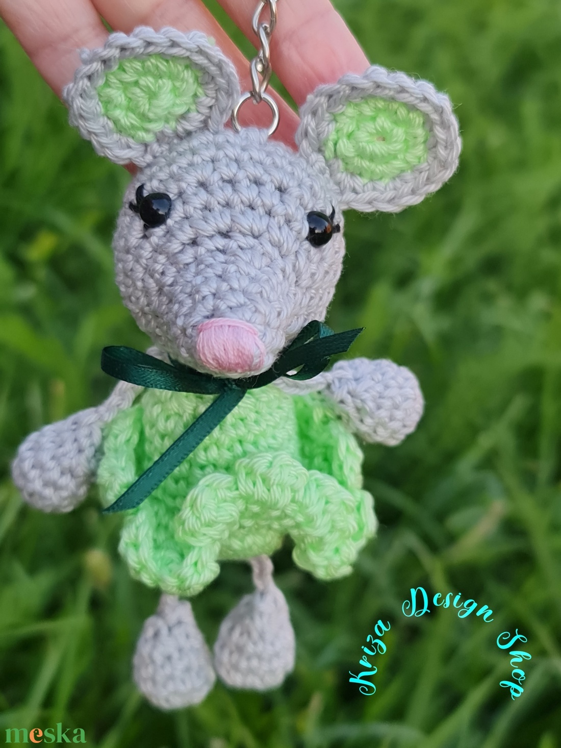 Kézműves horgolt kabalafigurás kulcstartó - Mini egér (Maisie) - játék & sport - plüssállat & játékfigura - egér - Meska.hu
