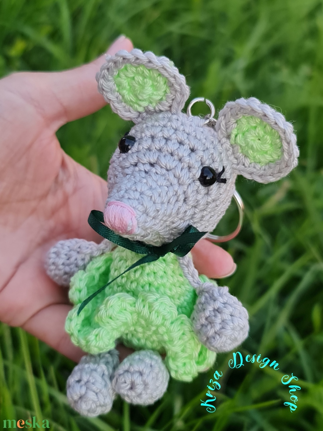 Kézműves horgolt kabalafigurás kulcstartó - Mini egér (Maisie) - játék & sport - plüssállat & játékfigura - egér - Meska.hu