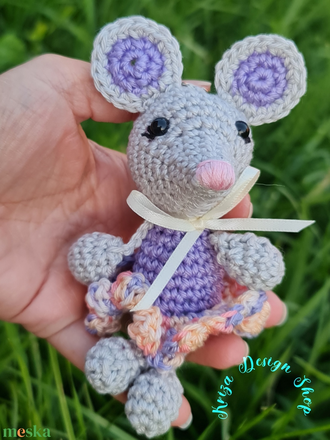 Kézműves horgolt kabalafigurás kulcstartó - Mini egér (Lilla - játék & sport - plüssállat & játékfigura - egér - Meska.hu