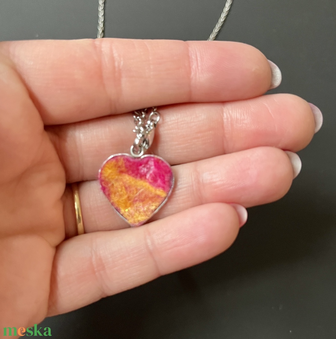 Gyapjú szív medál - ékszer - nyaklánc - medálos nyaklánc - Meska.hu
