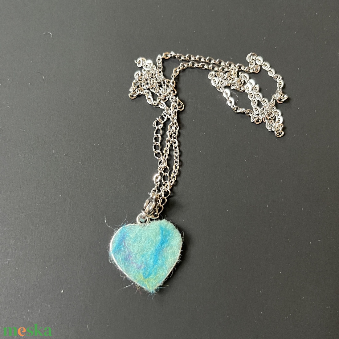 Gyapjú szív medál - ékszer - nyaklánc - medálos nyaklánc - Meska.hu