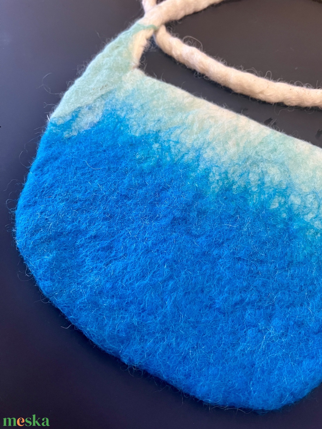 Színátmenetes nemez válltáska - táska & tok - kézitáska & válltáska - vállon átvethető táska - Meska.hu