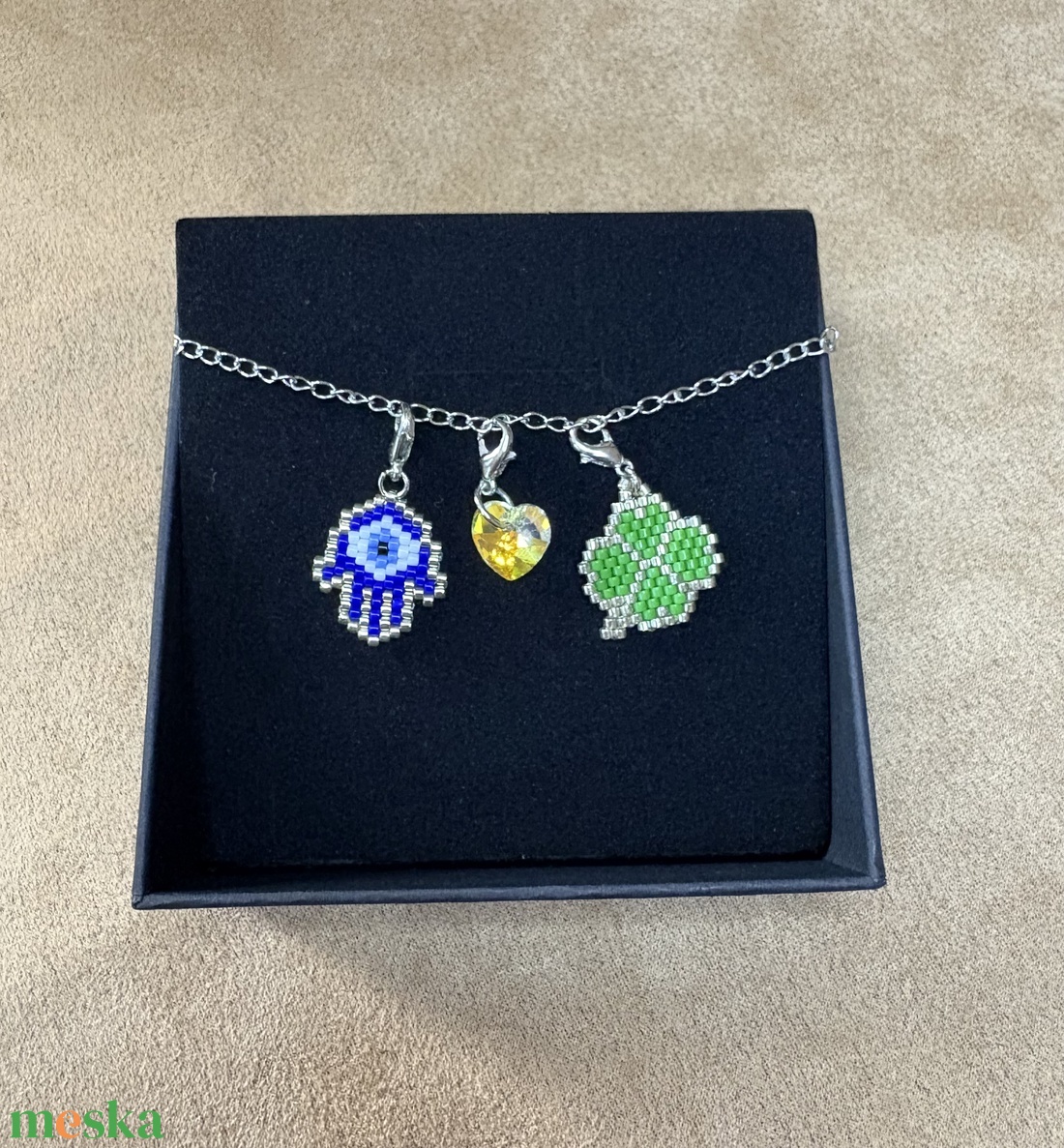 Miyuki charm karkötő - ékszer - karkötő - karkötő medállal - Meska.hu