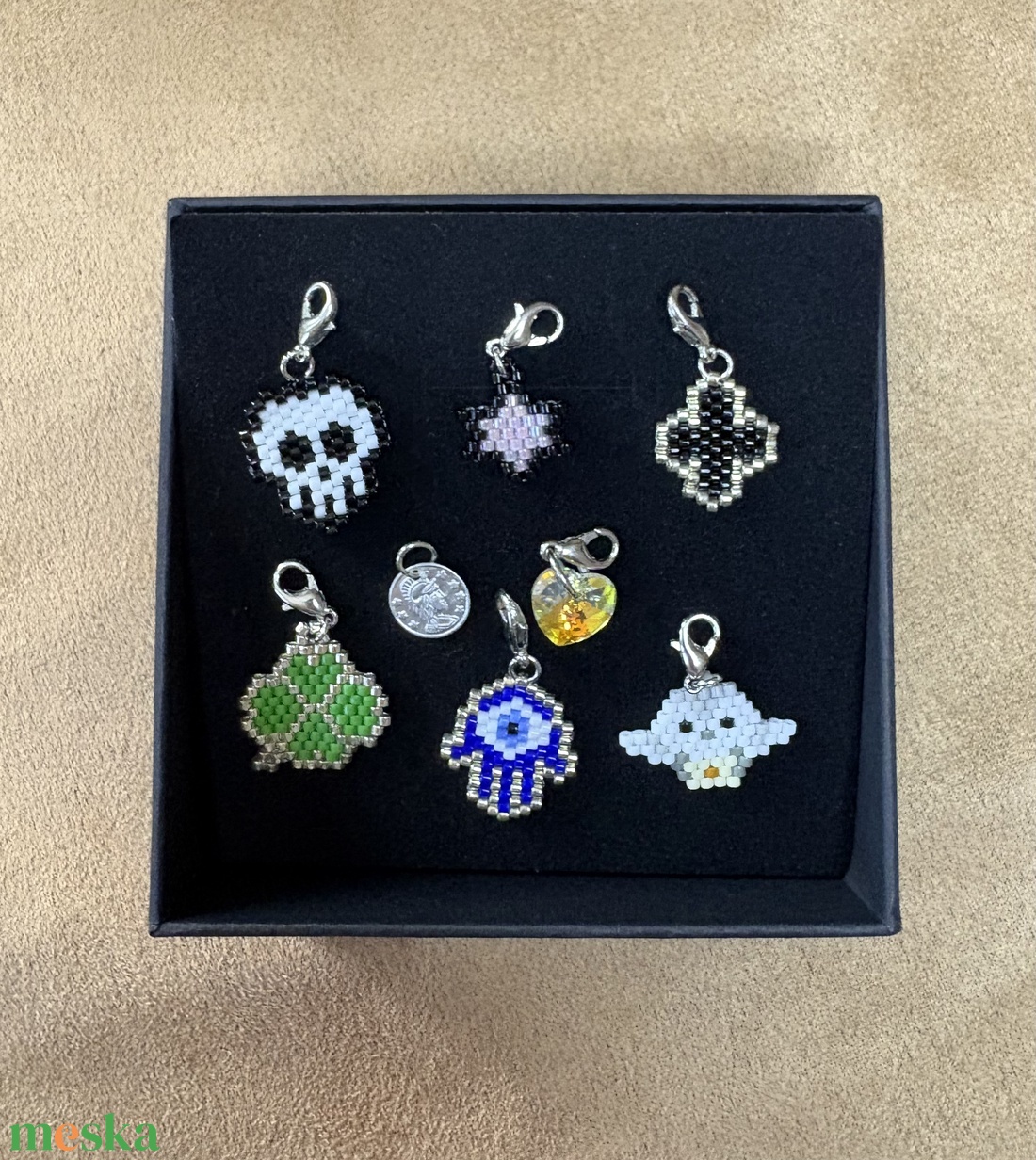 Miyuki charm karkötő - ékszer - karkötő - karkötő medállal - Meska.hu