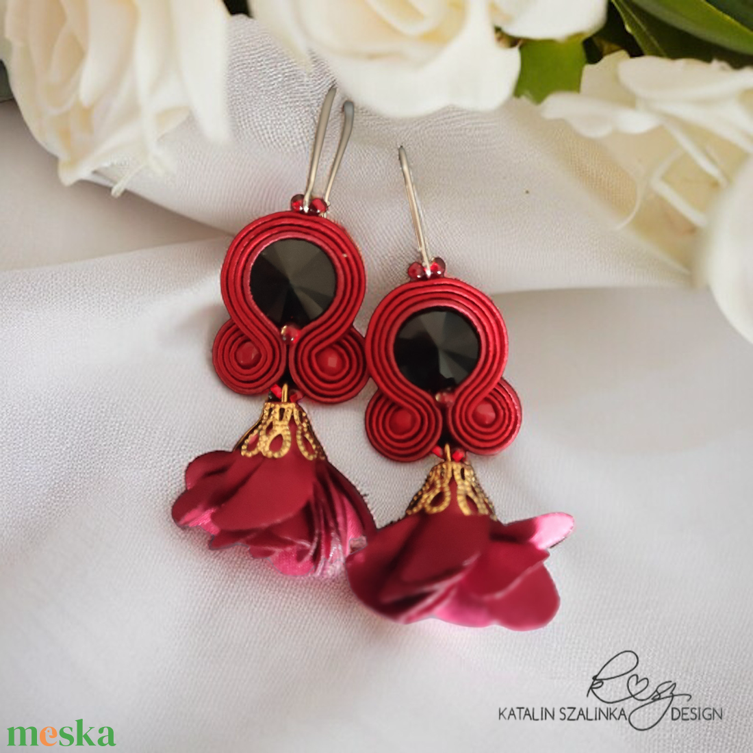 Crimson Elegance Sujtás Antiallergén Egyedi Fülbevaló - ékszer - fülbevaló - lógó fülbevaló - Meska.hu Crimson Elegance Sujtás Antiallergén Egyedi Fülbevaló - ékszer - fülbevaló - lógó fülbevaló - Meska.hu