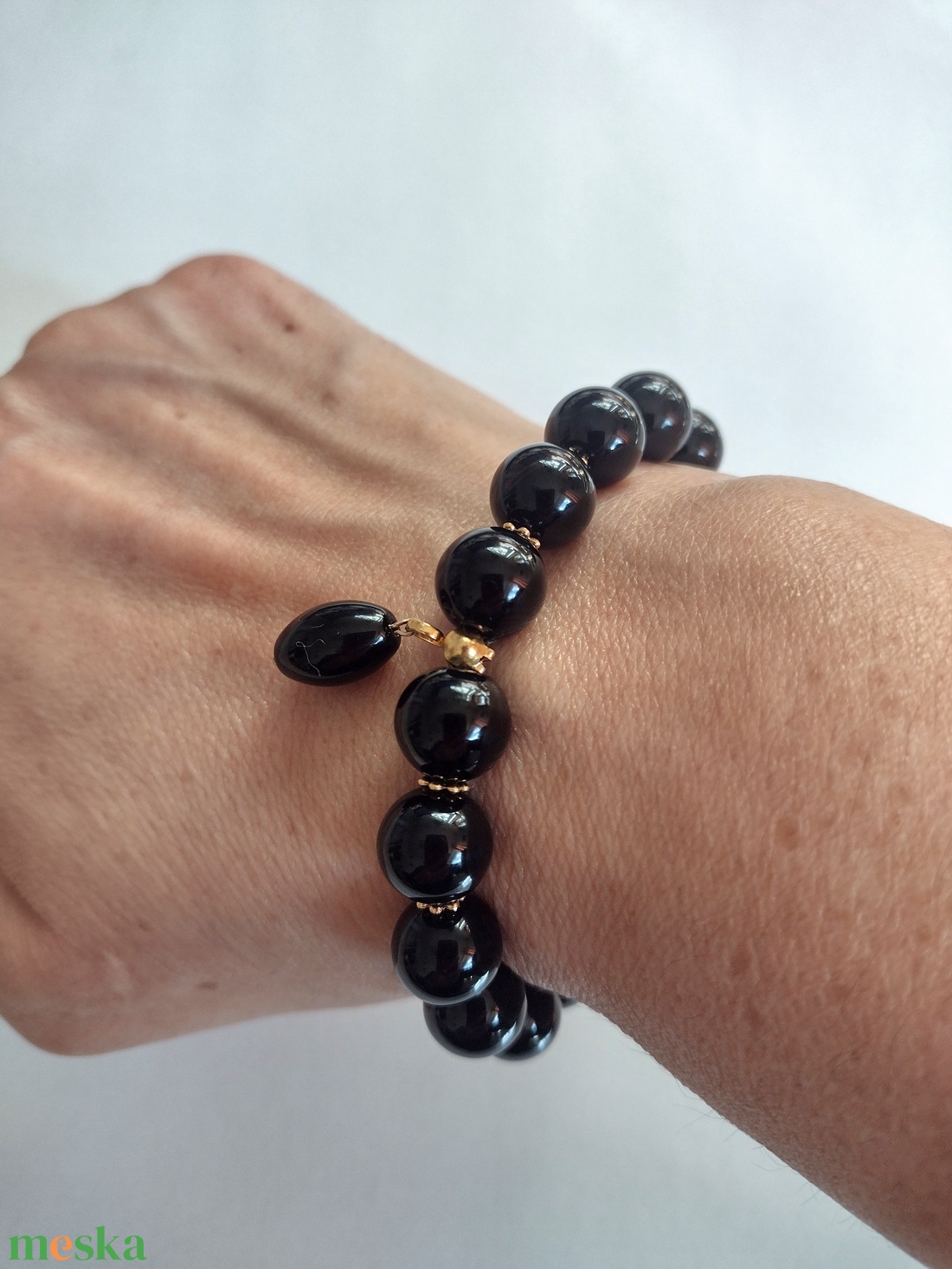 Fekete-arany ónix ásványkarkötő - ékszer - karkötő - gyöngyös karkötő - Meska.hu