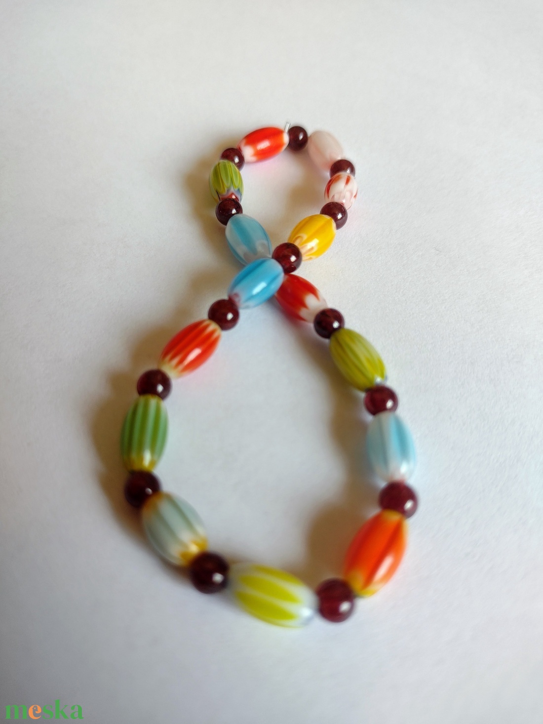 Gránát-üveggyöngy vékony színes ásványkarkötő - ékszer - karkötő - gyöngyös karkötő - Meska.hu