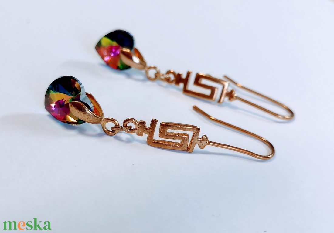 Színjátszós Swarovski szív fülbevaló - ékszer - fülbevaló - lógó fülbevaló - Meska.hu