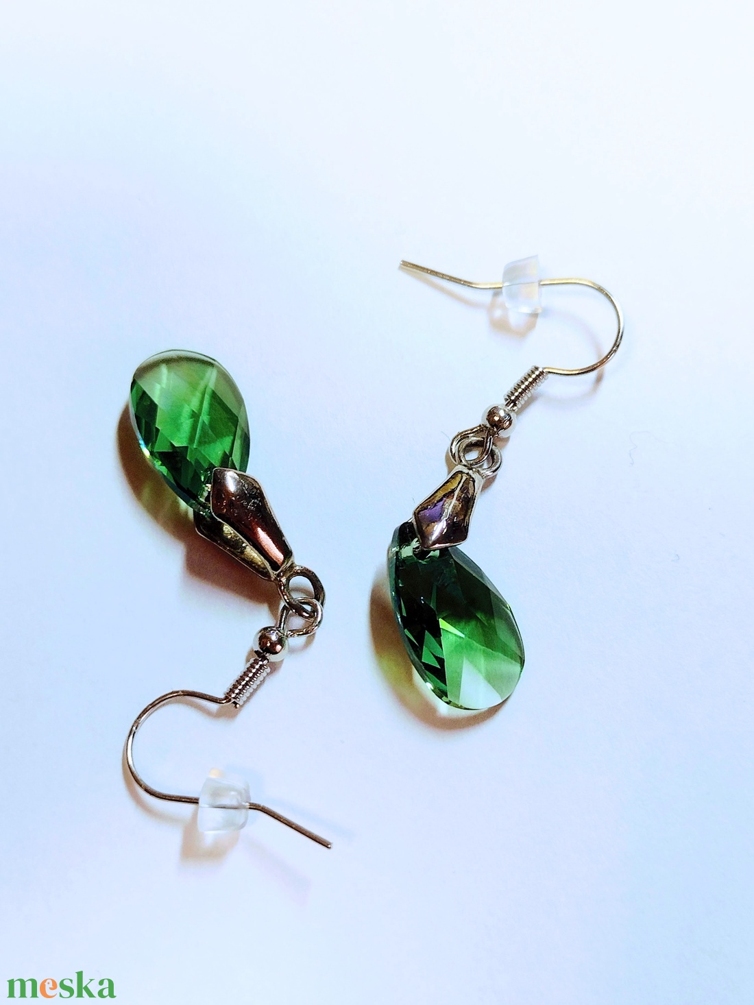 Zöld Swarovski kristály fülbevaló - ékszer - fülbevaló - lógó csepp fülbevaló - Meska.hu