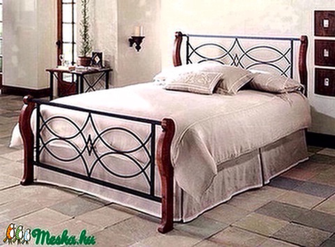 Kovácsoltvas ágy /tölgy fa lábakkal/. -  - Meska.hu