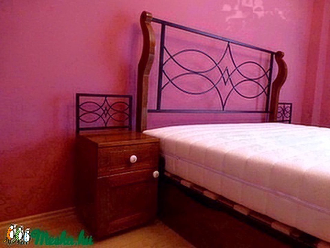 Kovácsoltvas ágy /tölgy fa lábakkal/. -  - Meska.hu