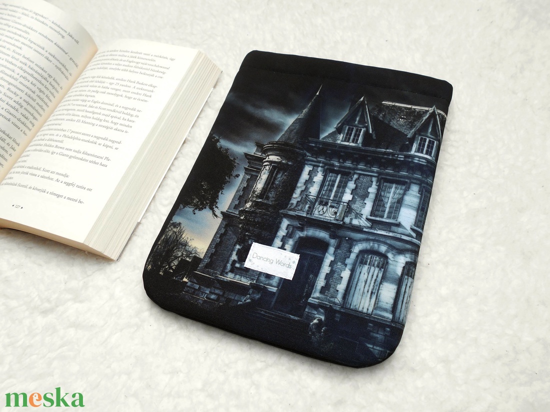 KÍSÉRTETHÁZ - Könyv Védő Tok, Könyvölelő, Könyvvászon - VÁLASZTHATÓ MÉRET! - táska & tok - ebook & tablet tok - Meska.hu KÍSÉRTETHÁZ - Könyv Védő Tok, Könyvölelő, Könyvvászon - VÁLASZTHATÓ MÉRET! - táska & tok - ebook & tablet tok - Meska.hu