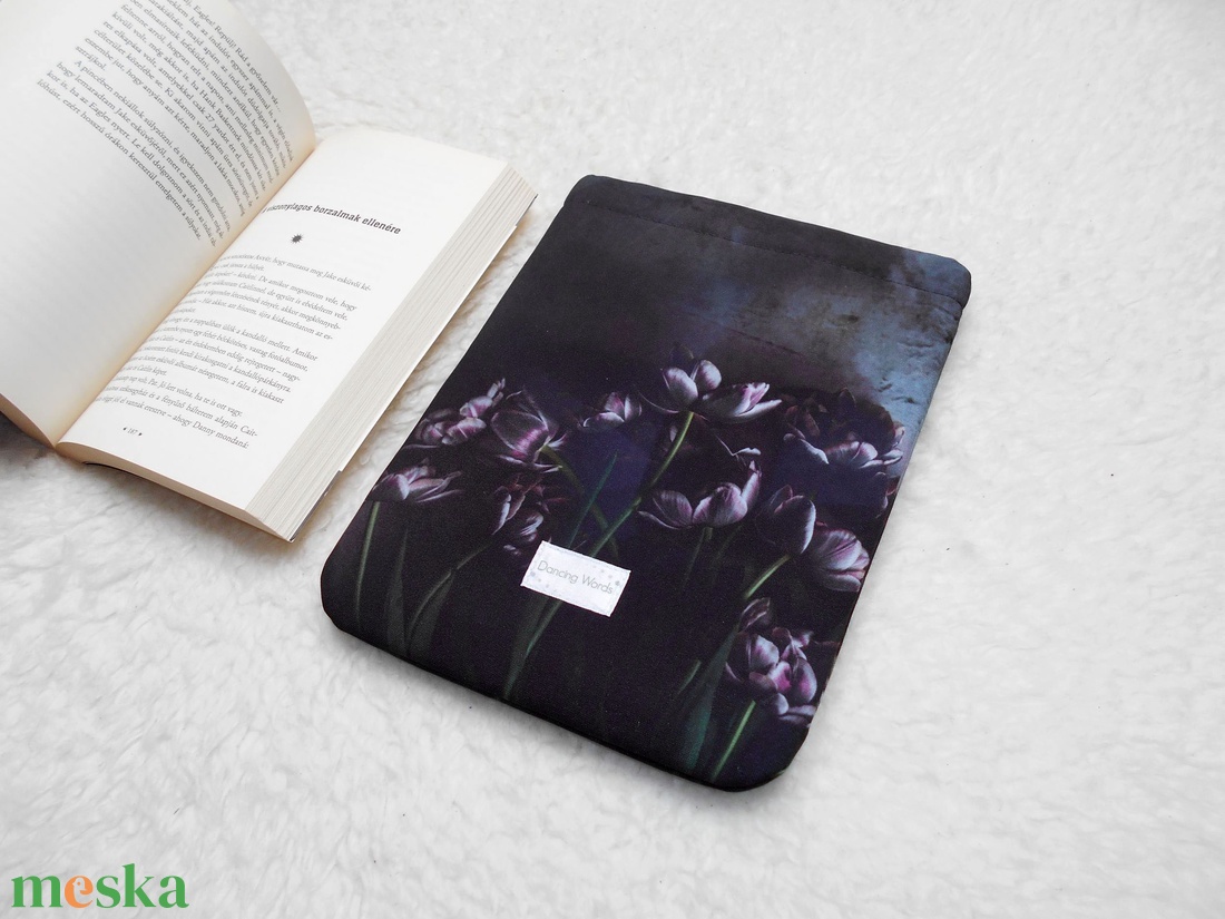 BLACK VALENTINE - Könyv Védő Tok, Könyvölelő, Könyvvászon - VÁLASZTHATÓ MÉRET! - táska & tok - ebook & tablet tok - Meska.hu BLACK VALENTINE - Könyv Védő Tok, Könyvölelő, Könyvvászon - VÁLASZTHATÓ MÉRET! - táska & tok - ebook & tablet tok - Meska.hu