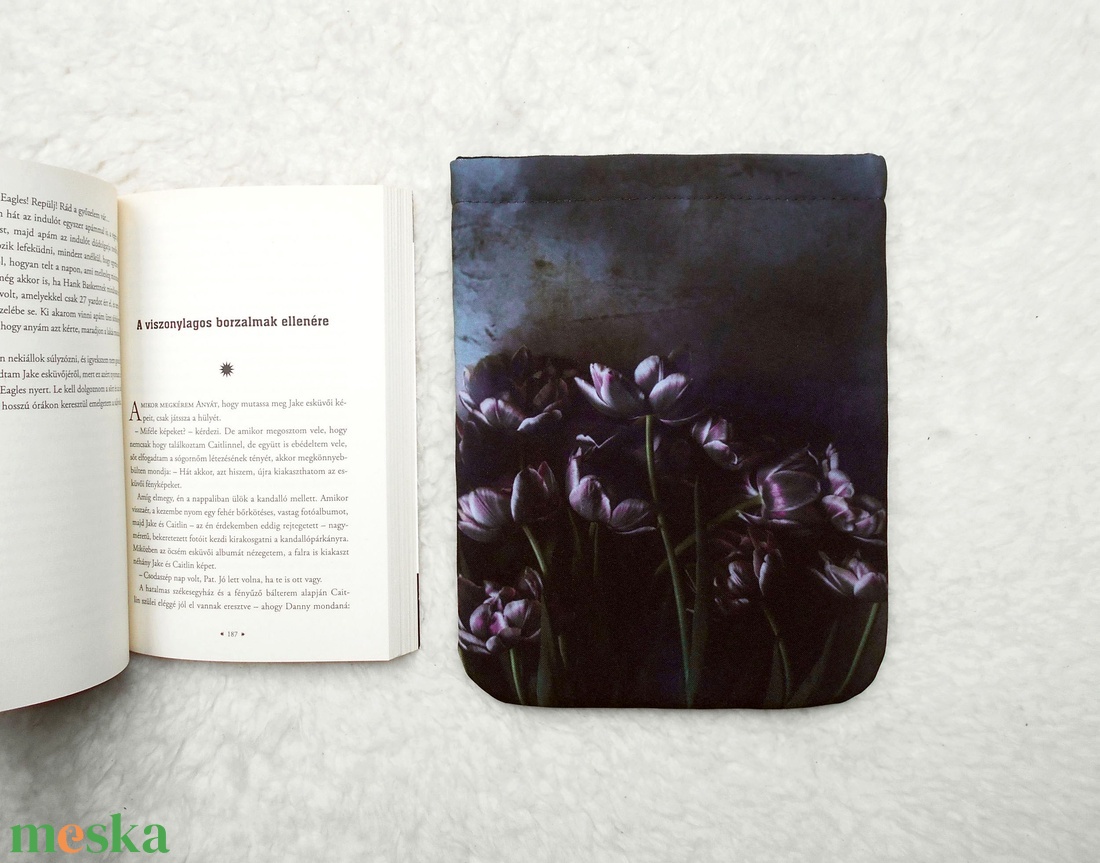 BLACK VALENTINE - Könyv Védő Tok, Könyvölelő, Könyvvászon - VÁLASZTHATÓ MÉRET! - táska & tok - ebook & tablet tok - Meska.hu BLACK VALENTINE - Könyv Védő Tok, Könyvölelő, Könyvvászon - VÁLASZTHATÓ MÉRET! - táska & tok - ebook & tablet tok - Meska.hu