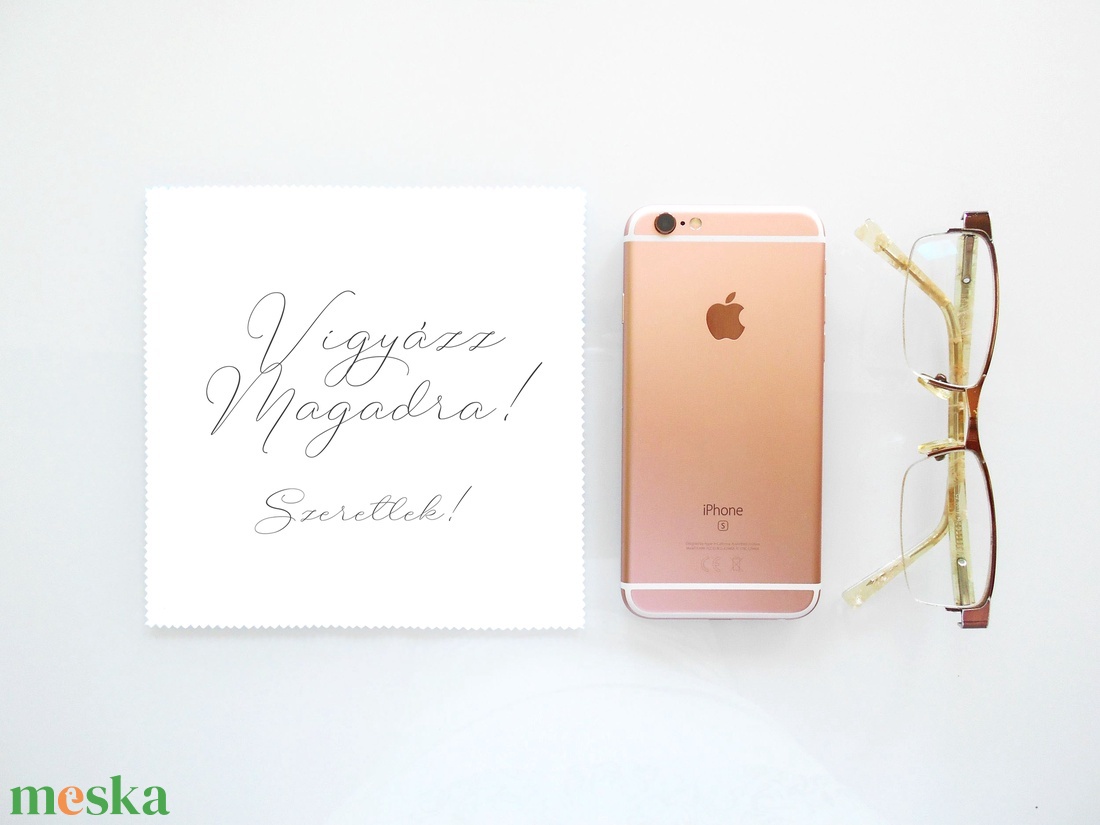 VIGYÁZZ MAGADRA! - vastag anyagú mikroszálas törlőkendő szemüvegre, mobiltelefonra, tabletre - otthon & lakás - konyhafelszerelés, tálalás - konyhai textil - konyharuha & törlőkendő - Meska.hu VIGYÁZZ MAGADRA! - vastag anyagú mikroszálas törlőkendő szemüvegre, mobiltelefonra, tabletre - otthon & lakás - konyhafelszerelés, tálalás - konyhai textil - konyharuha & törlőkendő - Meska.hu