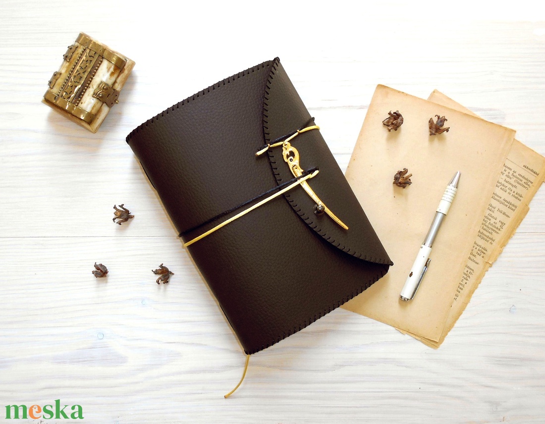 ' DARK MAGIC ' Műbőr Napló A5 - otthon & életmód - papír, írószer - jegyzetfüzet & napló - Meska.hu