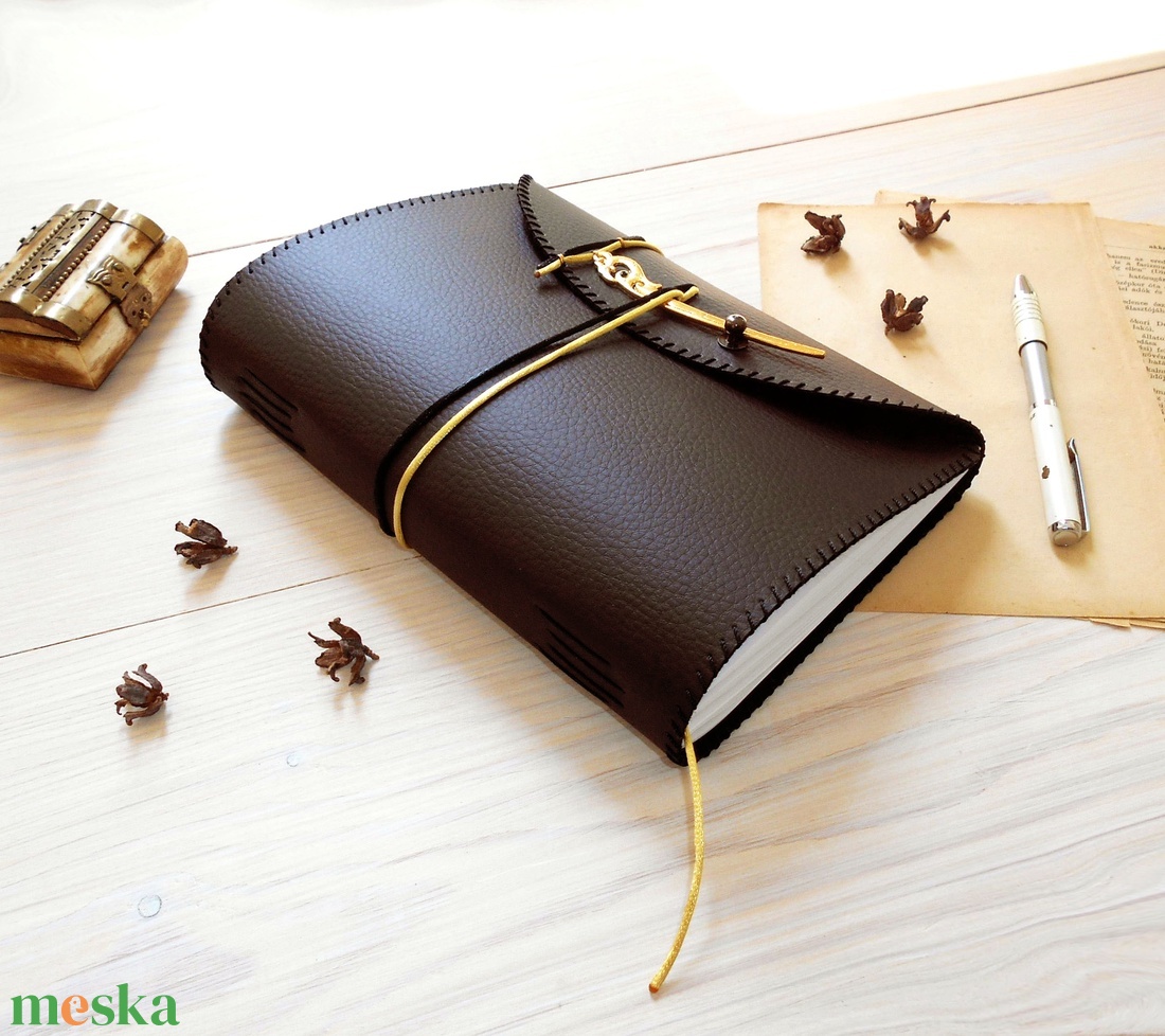 ' DARK MAGIC ' Műbőr Napló A5 - otthon & életmód - papír, írószer - jegyzetfüzet & napló - Meska.hu