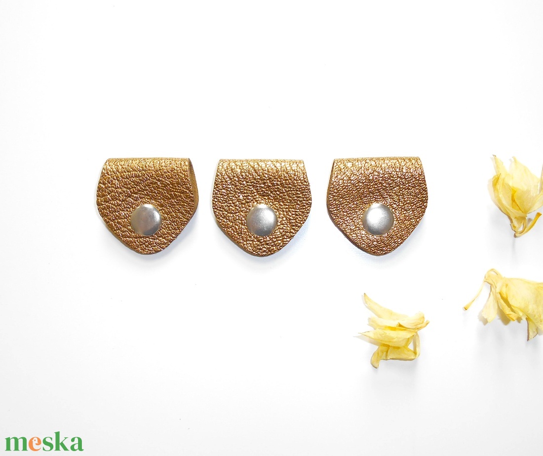 ' GOLDIE ' Mini Kábelrendező 3 db - Antik arany - táska & tok - ebook & tablet tok - Meska.hu ' GOLDIE ' Mini Kábelrendező 3 db - Antik arany - táska & tok - ebook & tablet tok - Meska.hu