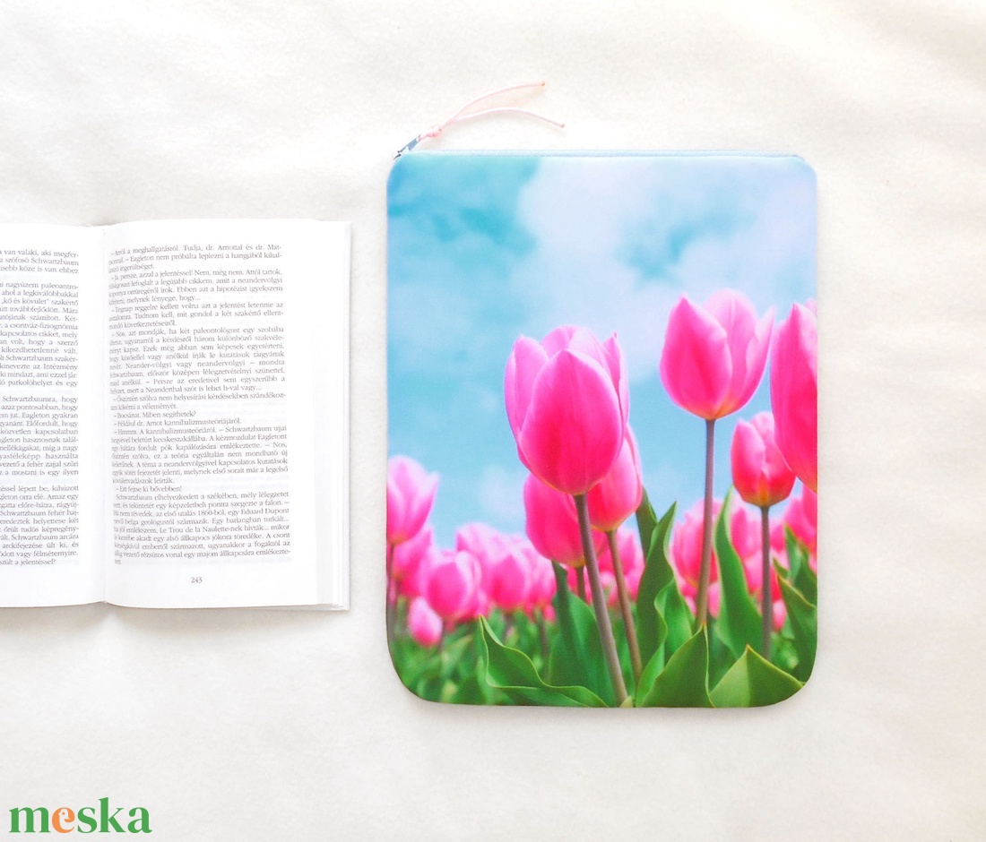 TULIPÁNMEZŐ - Cipzáras Könyv Védő Tok, Könyvölelő, Könyvvászon, Neszesszer - NAGY MÉRET!!! - táska & tok - kézitáska & válltáska - belső rendező - Meska.hu TULIPÁNMEZŐ - Cipzáras Könyv Védő Tok, Könyvölelő, Könyvvászon, Neszesszer - NAGY MÉRET!!! - táska & tok - kézitáska & válltáska - belső rendező - Meska.hu