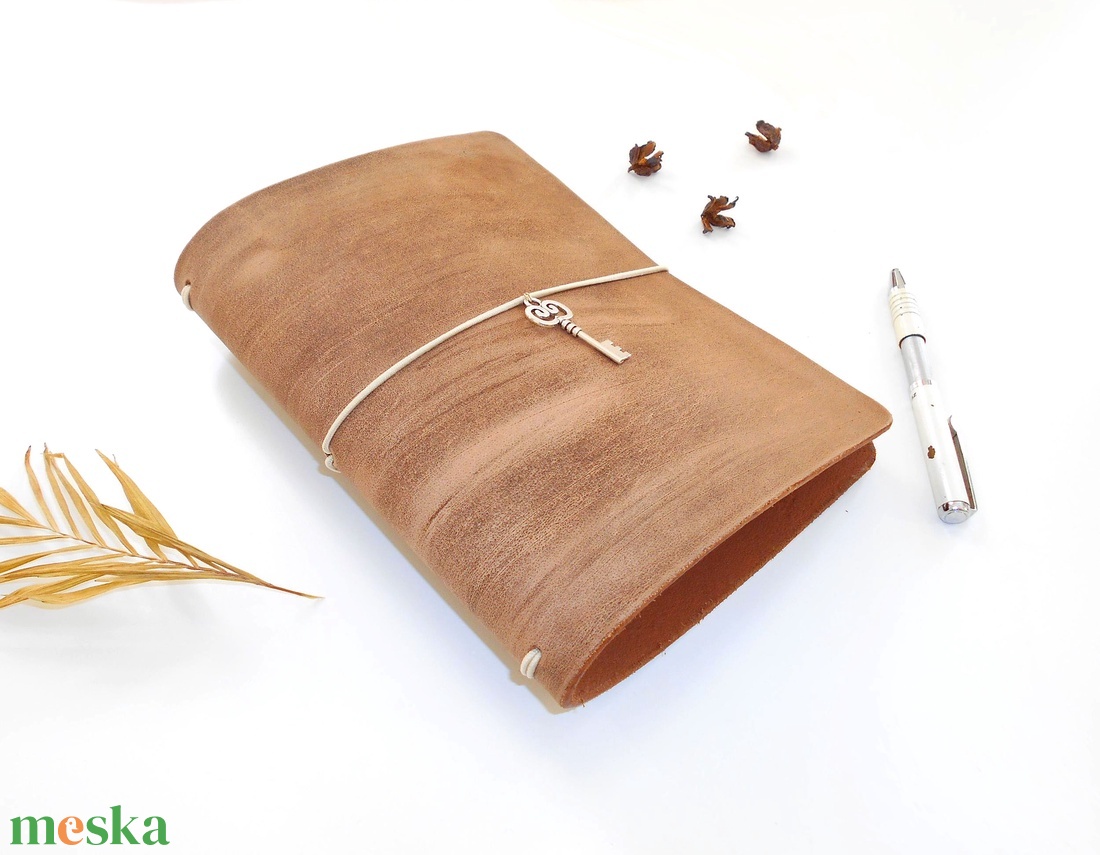 TITKOK KULCSA - Cserélhető füzetes valódi bőr borítású napló A5 méretben - A füzeteket nem tartalmazza a csomag - otthon & életmód - papír, írószer - jegyzetfüzet & napló - Meska.hu