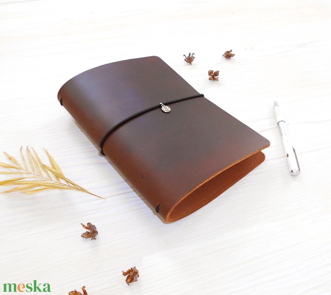 KALANDOR - Cserélhető füzetes valódi bőr borítású kézműves utazónapló A5 méretben - A füzeteket nem tartalmazza a csomag - otthon & életmód - papír, írószer - jegyzetfüzet & napló - Meska.hu