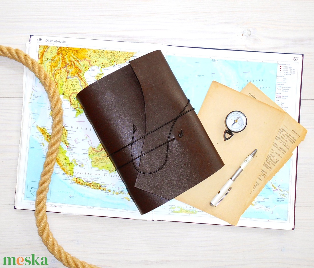 KALANDOR - Valódi bőr borítású kézműves napló A5 méretben - Iránytű motívummal - otthon & életmód - papír, írószer - jegyzetfüzet & napló - Meska.hu