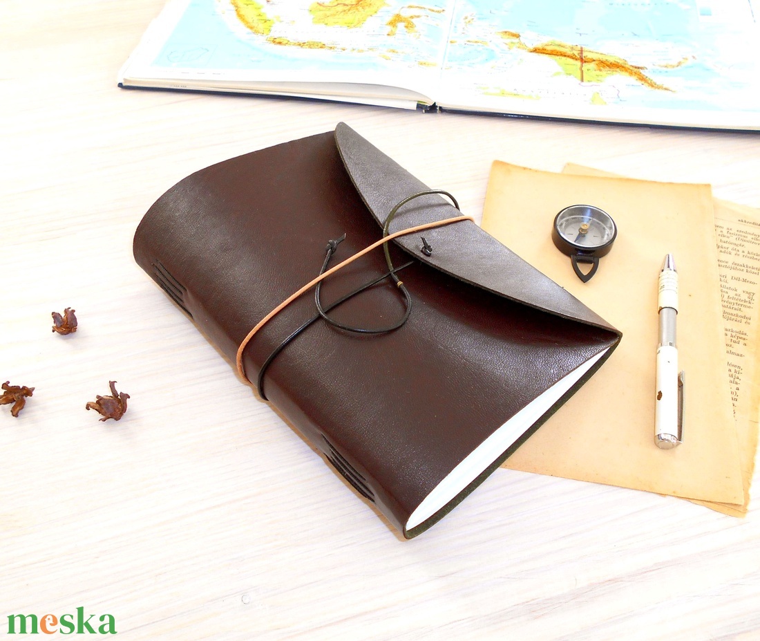 KALANDOR - Valódi bőr borítású kézműves napló A5 méretben - Iránytű motívummal - otthon & életmód - papír, írószer - jegyzetfüzet & napló - Meska.hu