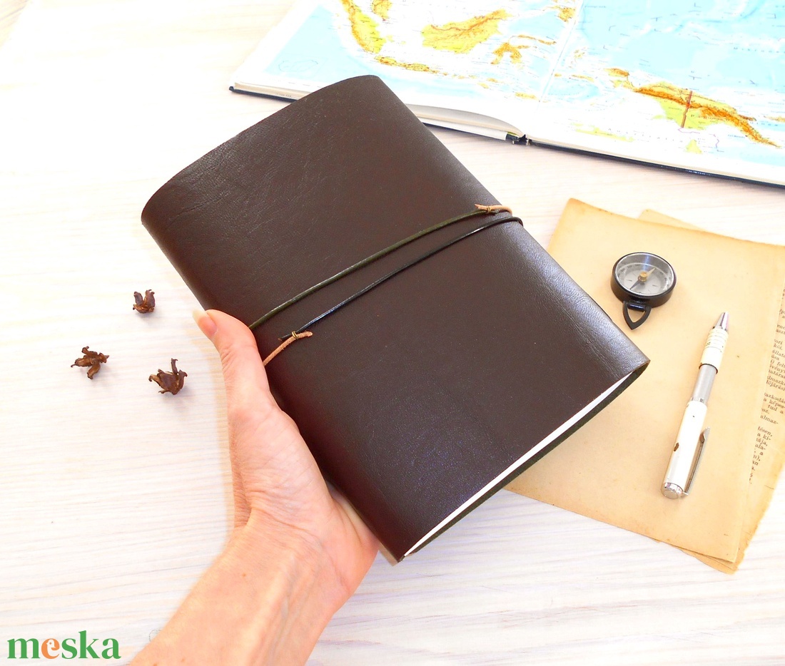 KALANDOR - Valódi bőr borítású kézműves napló A5 méretben - Iránytű motívummal - otthon & életmód - papír, írószer - jegyzetfüzet & napló - Meska.hu