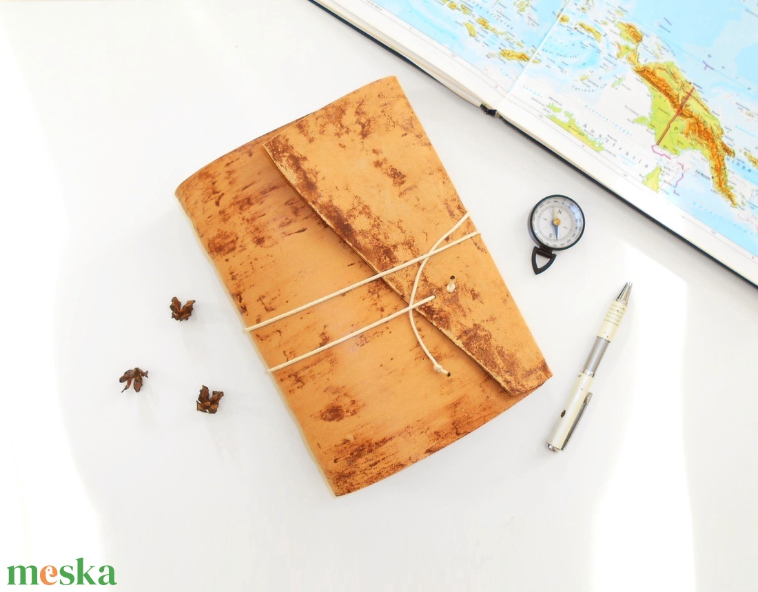 KALANDOR - Valódi bőr borítású kézműves napló A5 méretben - Iránytű motívummal - otthon & életmód - papír, írószer - jegyzetfüzet & napló - Meska.hu