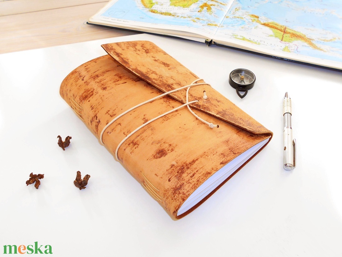 KALANDOR - Valódi bőr borítású kézműves napló A5 méretben - Iránytű motívummal - otthon & életmód - papír, írószer - jegyzetfüzet & napló - Meska.hu