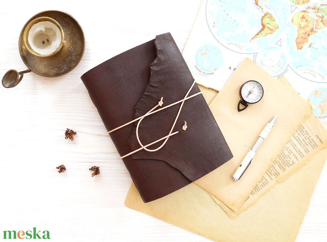 KALANDOR - Valódi bőr borítású kézműves napló A5 méretben - Iránytű motívummal - otthon & életmód - papír, írószer - jegyzetfüzet & napló - Meska.hu