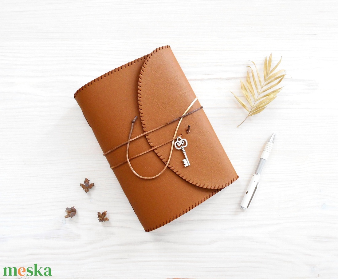 TITKOK KULCSA - Műbőr borítású kézműves napló A5 méretben - otthon & életmód - papír, írószer - jegyzetfüzet & napló - Meska.hu