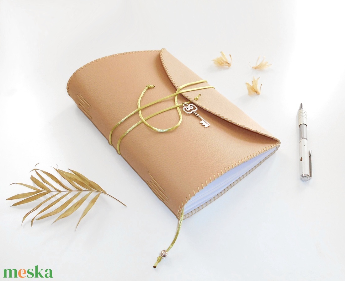 TITKOK KULCSA - Műbőr borítású kézműves napló A5 méretben - otthon & életmód - papír, írószer - jegyzetfüzet & napló - Meska.hu