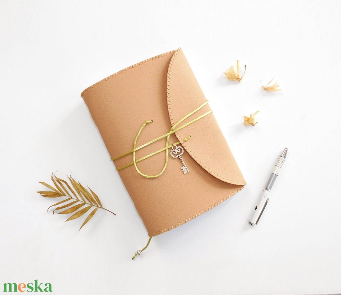 TITKOK KULCSA - Műbőr borítású kézműves napló A5 méretben - otthon & életmód - papír, írószer - jegyzetfüzet & napló - Meska.hu