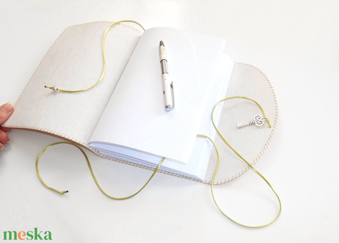 TITKOK KULCSA - Műbőr borítású kézműves napló A5 méretben - otthon & életmód - papír, írószer - jegyzetfüzet & napló - Meska.hu